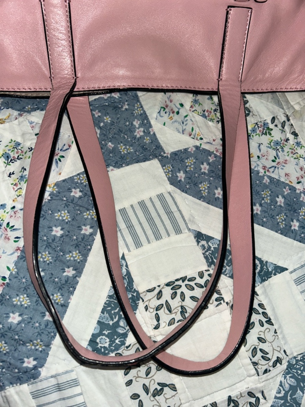 Valentino rockstud luxurious leather large tote - Picture 10 of 15